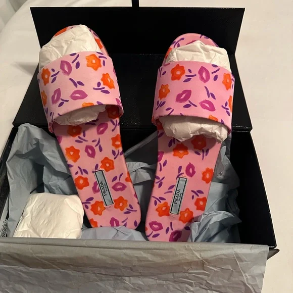 🛍️🛍️ HOST PICK 🎁 💯 Authentic PRADA Pink and Purple Women's slides/Sandals - Picture 12 of 12